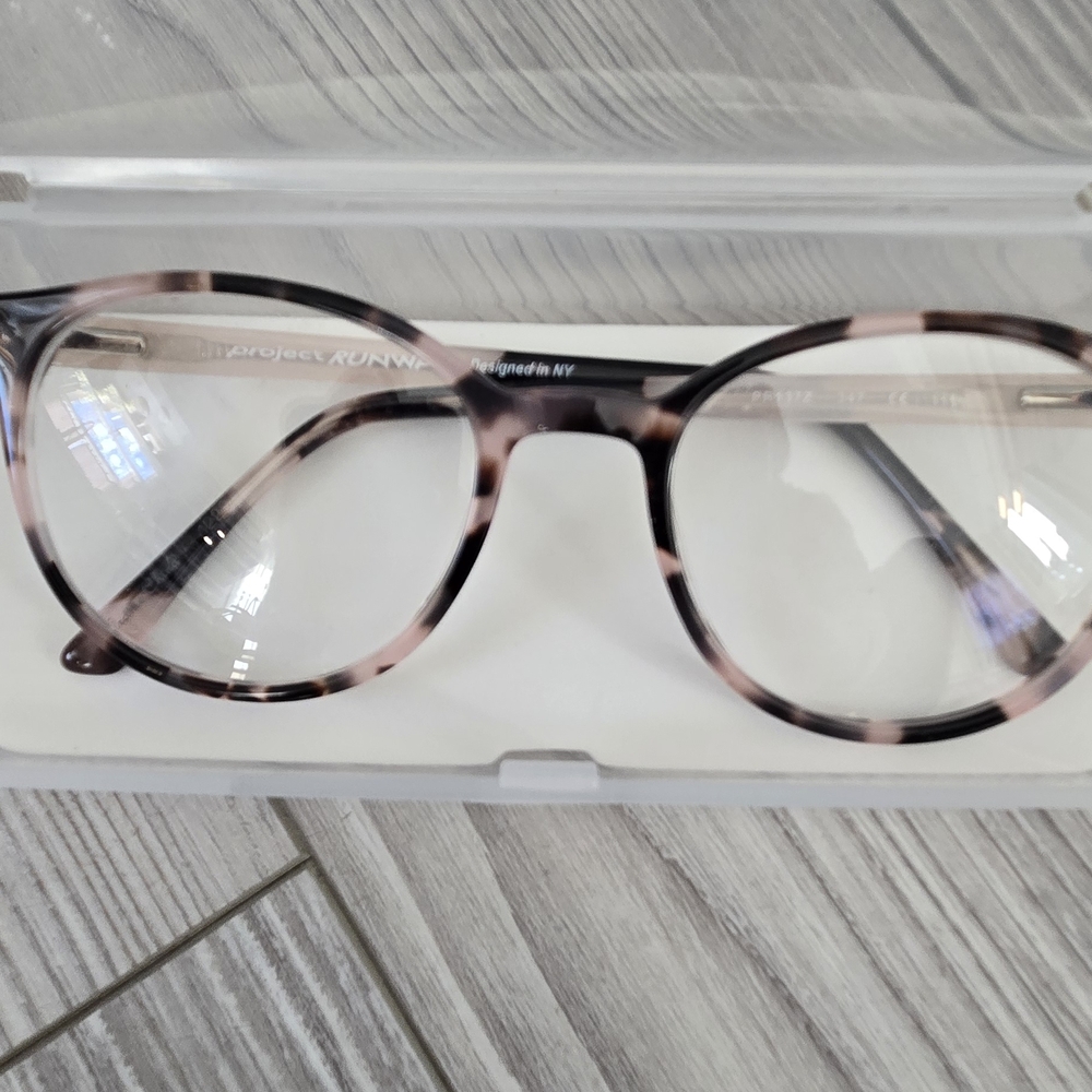Stylish Tortoiseshell Glasses